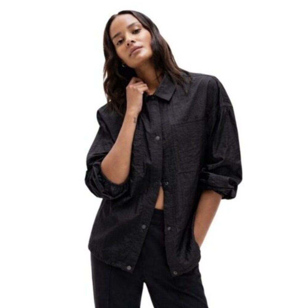 ATHLETA Black Sz Medium Snap Front LUNAR SHEEN Roomy Jacket Like Shirt NEW NWOT